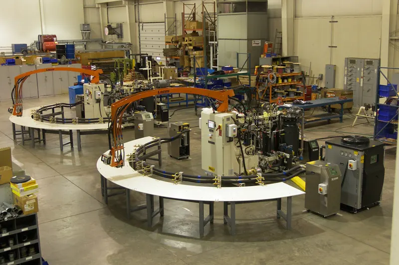 Round moulded-seat carousel line